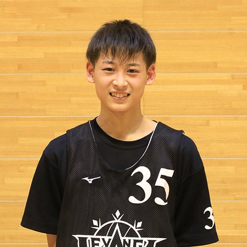 35 赤根 涼介