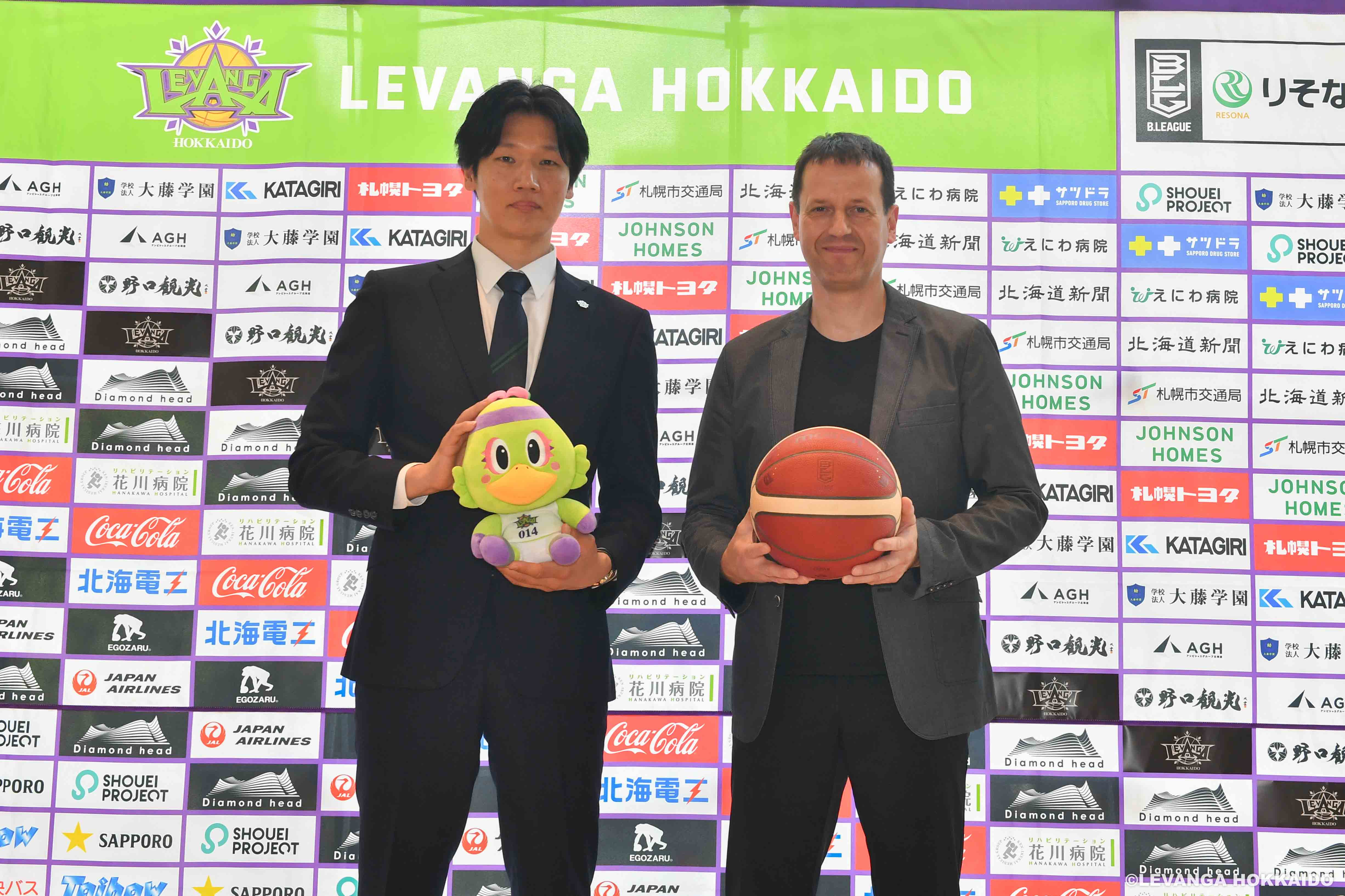 レバンガ北海道 トーステン・ロイブルHC 就任会見実施のご報告